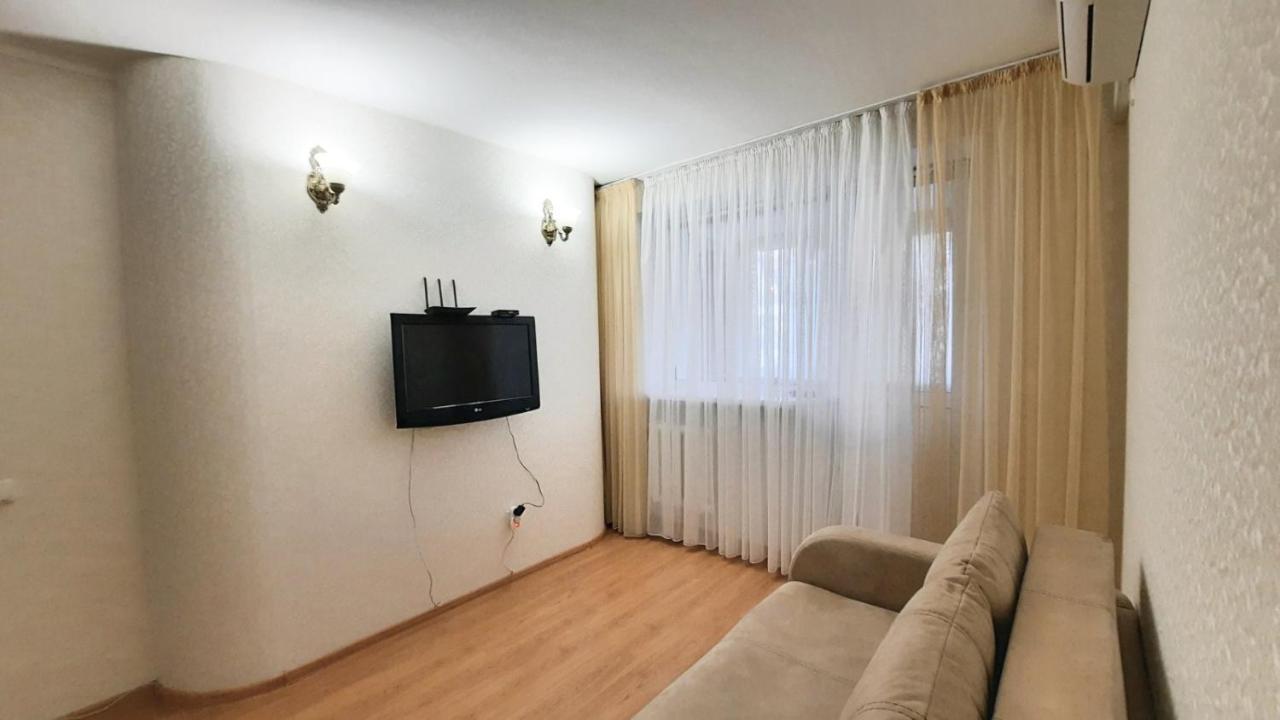 Двухкомнатная Квартира 300М От Моря Ул Парковая 18 Отчетные Док Chernomorsk Exterior foto